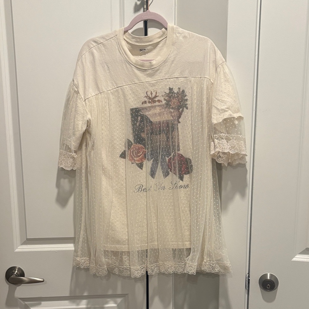 Urban Outfitters Cream Lace Overlay Floral Graphic Tee - Picture 2 of 8
